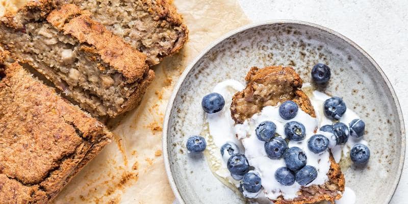 deliciously ellas banana muesli loaf cake